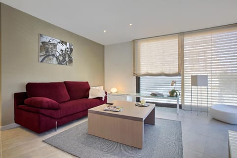 Day, Seating area