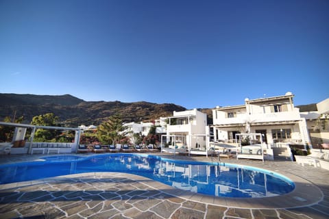 Swimming pool, Swimming pool