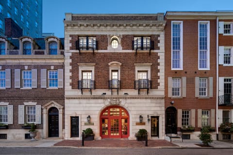 Facade/entrance
