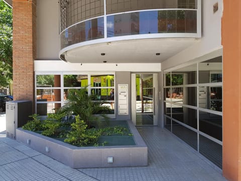 Facade/entrance