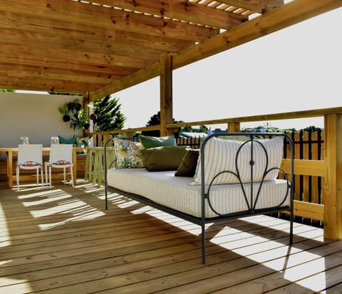 BBQ facilities, Balcony/Terrace, Seating area