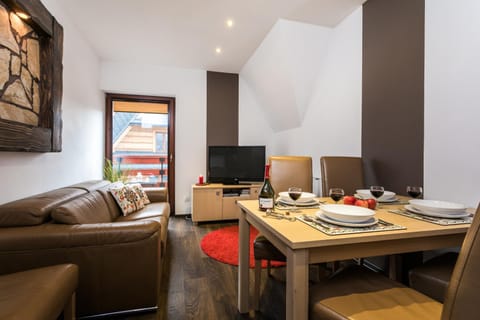 Communal lounge/ TV room, Living room