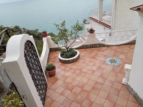 La Limonaia e La Praia Apartment in Praiano