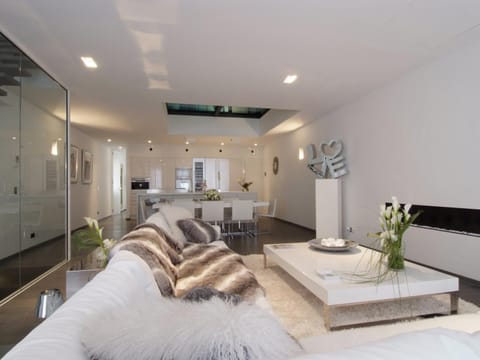 TV and multimedia, Living room, Decorative detail