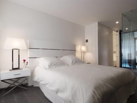 Shower, Toilet, Bathroom, TV and multimedia, Bedroom