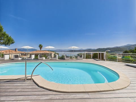 Mountain view, Pool view, Swimming pool