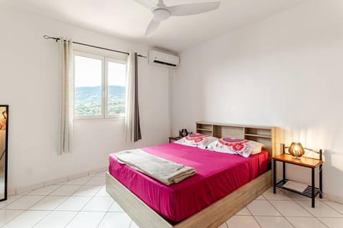 Bed, Bedroom, air conditioner