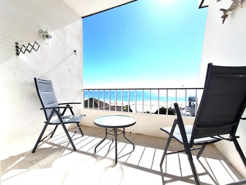 View (from property/room), Balcony/Terrace, Sea view