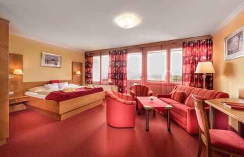 Photo of the whole room, Decorative detail