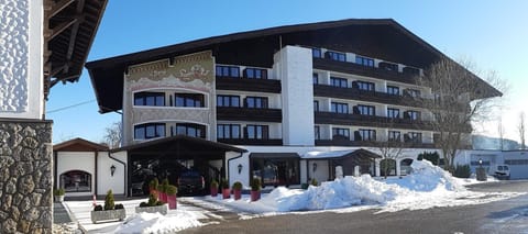 Facade/entrance, Winter