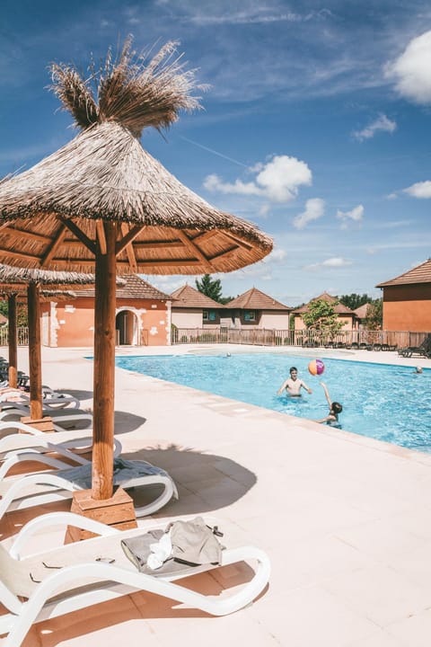 Swimming pool, Swimming pool