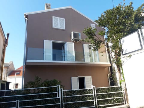 Property building, Balcony/Terrace