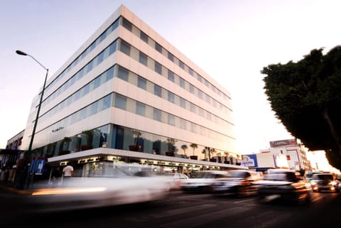 Property building, Facade/entrance, Day