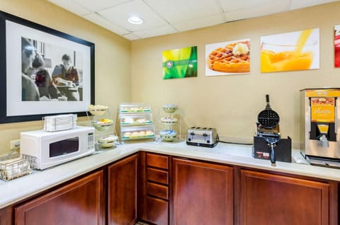 Restaurant/places to eat, Dining area, On site, Breakfast