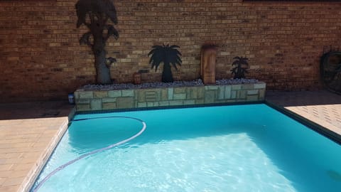 Patio, Swimming pool, Swimming pool