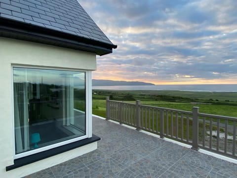 Property building, Balcony/Terrace, Sea view, Sunset