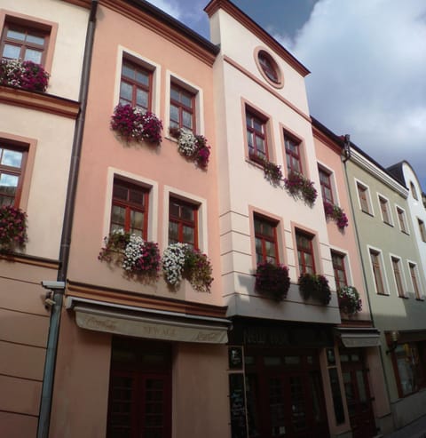 Day, Neighbourhood