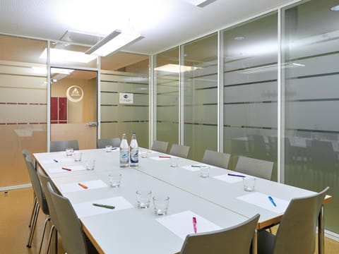 Meeting/conference room