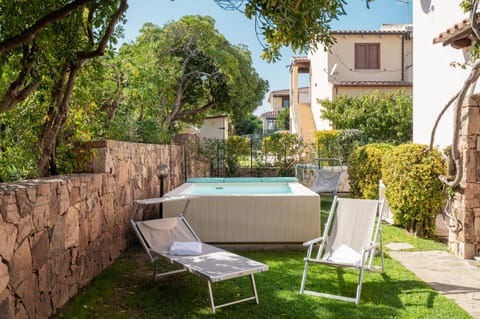 Garden, Pool view, Swimming pool, sunbed