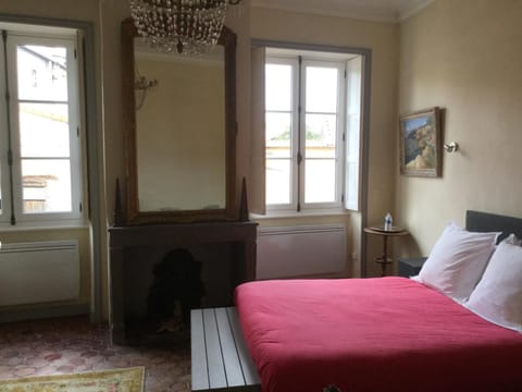 Manoir d'Aubeterre Bed and Breakfast in Riom