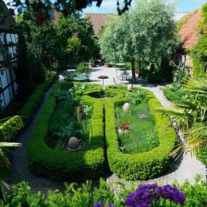 Facade/entrance, Day, Garden