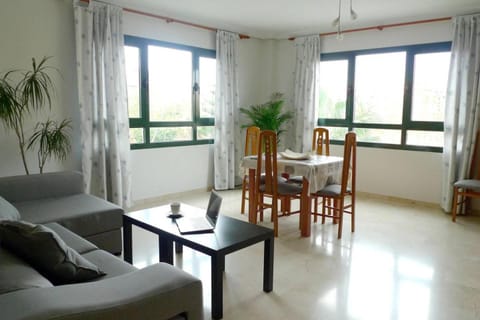 TV and multimedia, Living room, Photo of the whole room, Dining area