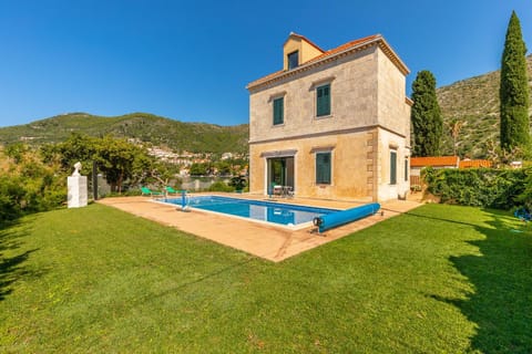 Villa Dubravka - heated outdoor pool and indoor jacuzzi Villa in Dubrovnik-Neretva County