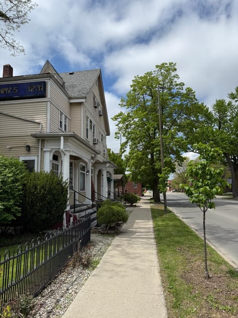 City view, Street view