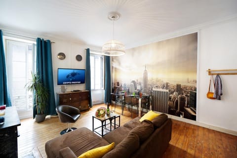 TV and multimedia, Coffee/tea facilities, Living room, Decorative detail, Dining area, Area and facilities