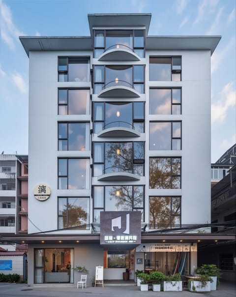 Property building, Day, Location