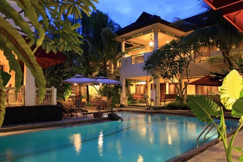 Property building, Swimming pool