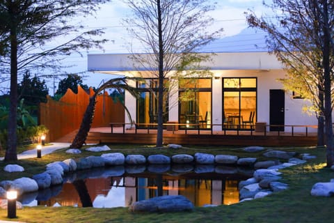 Patio, Facade/entrance, Lobby or reception, Lounge or bar