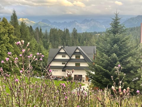 Property building, Day, Natural landscape, Mountain view