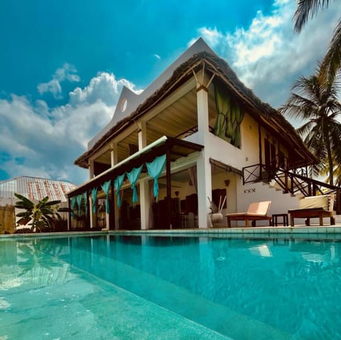 Property building, Pool view