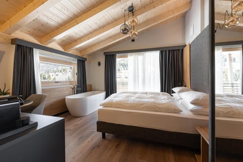 Bed, Photo of the whole room, Bedroom, room service, room service, towels