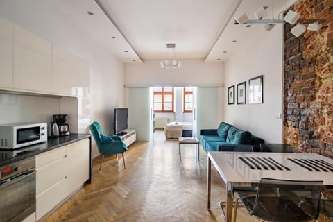 TV and multimedia, Kitchen or kitchenette, Living room, Seating area, Dining area, minibar, pet friendly, stove