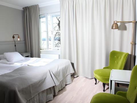 Bed, Bedroom, Sea view