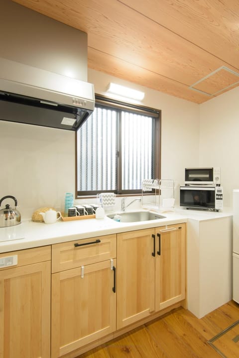 Kitchen or kitchenette, Communal kitchen