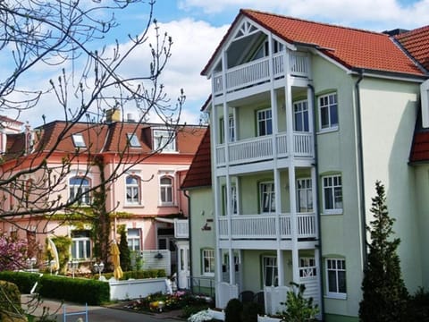 Property building, Facade/entrance