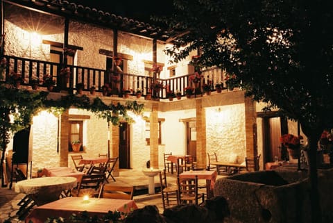Patio, Spring, Night, Garden, Balcony/Terrace, On site