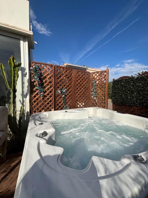 Hot Tub, Public Bath