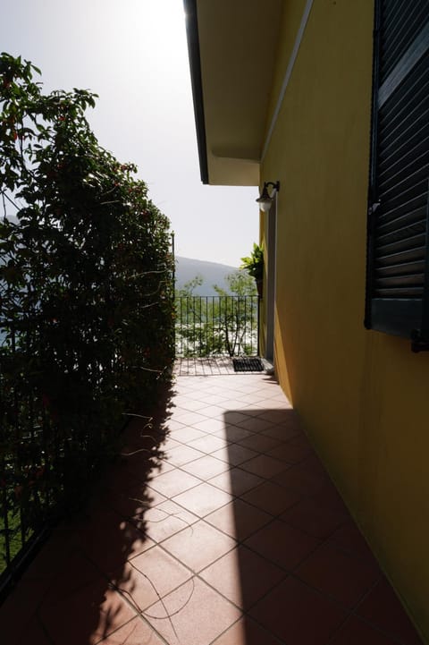 CASA NAVLA' AppartamentI "Ulivi"- "Fiori" -"Velieri"-"Luna"-"Nido"-"Taverna" Apartment in Tignale