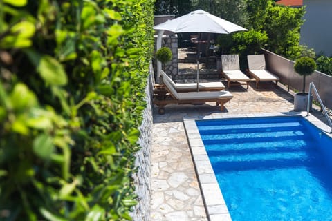 Swimming pool, Swimming pool