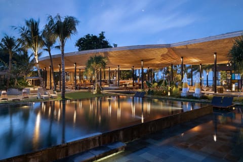 Restaurant/places to eat, Swimming pool