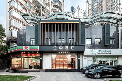 Property building, Parking