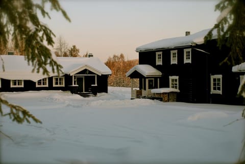 Property building, Facade/entrance, Day, Winter, On site