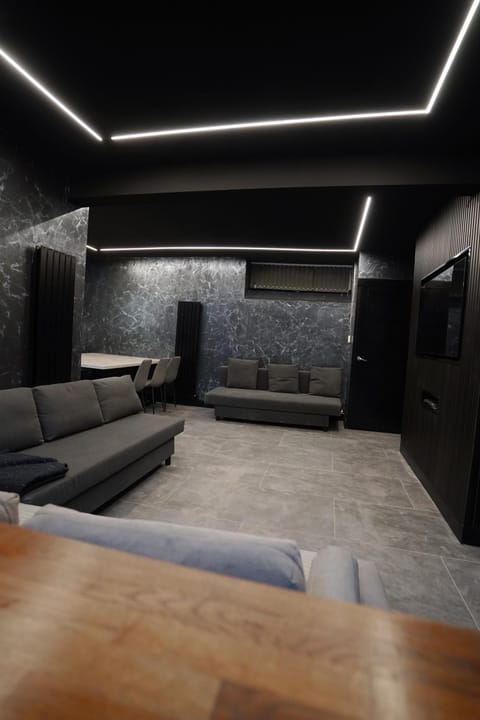 Nero Suite Sleeps Fourteen Apartment in Manchester