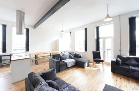 Stunning High Spec Sleep 14 (38 A3) Apartment in Manchester