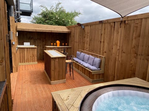 Mason Street Apartment Sleeps 16 Apartment in Manchester