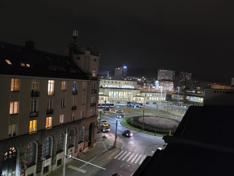 Night, Neighbourhood, Balcony/Terrace, Autumn, City view, Street view